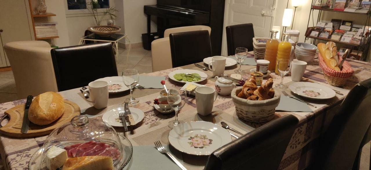 Montreuil  Le Clos De La Vigne Bed & Breakfast エクステリア 写真